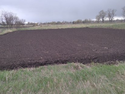 Земельний участок