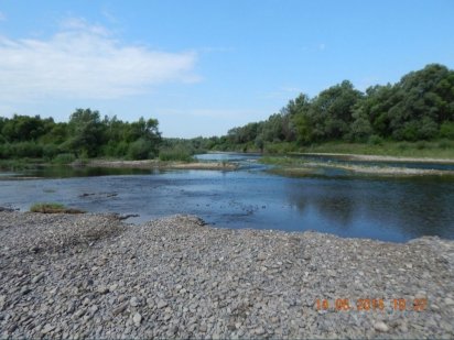 Земля річка біля Аркану Ивано-Франковск
