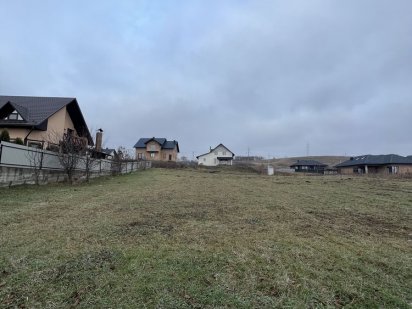 Рівна ділянка з гарним видом і зручним заїздом Черновцы