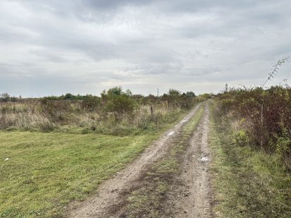 Власна, 9-ть соток, рівна ділянка, під забудову, в місті Ужгороді.