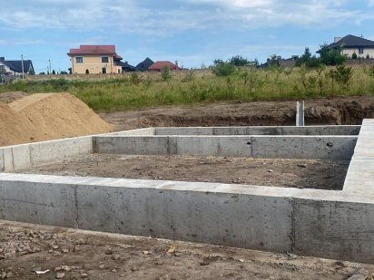 Продаж ділянки з фундаментом під американку Ровно