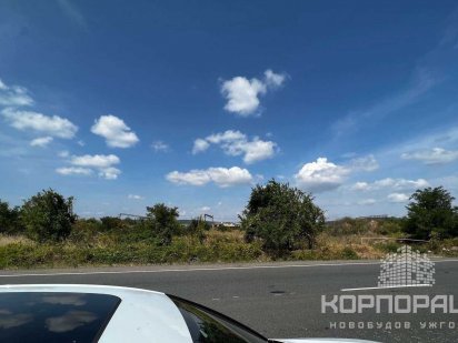 Продаж ділянки під забудову в Оноківцях, при трасі у напрямку Перечина Ужгород