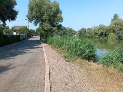 Воскресенские сады 11 Сот. Выход к Озеру. Київ