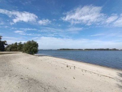 Продажа ділянки біля Дніпра в котеджному містечкі "RIVIERA CLUB” Черкаси