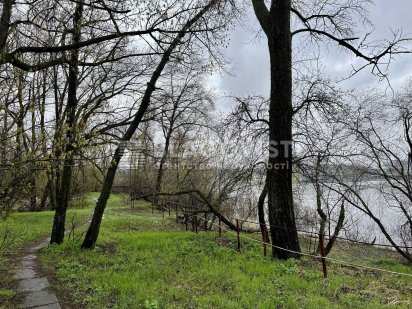 Продаж Труханів острів 7.46 га Майновий комплекс в центрі Києва Киев