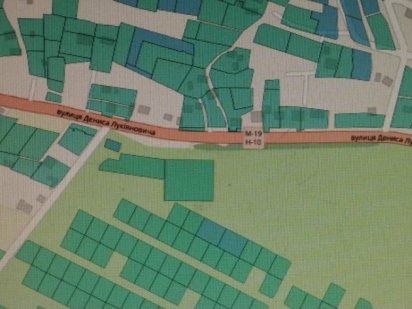 Продається земельна ділянка під комерцію.Перша лінія. Черновцы