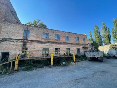 Продам участок на Карпенко Карого 60