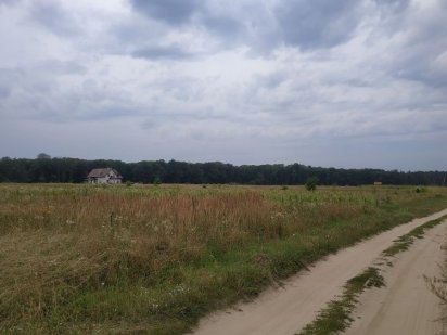 Ділянка знаходиться: м.Львів вул.Брюховицька 10сот. Львів