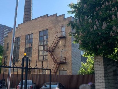 Земельна ділянка з Промисловою Будівлею під Реконструкцію м. Київ. Киев