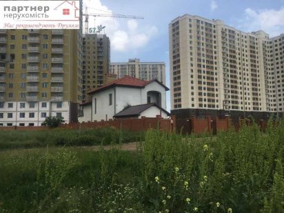 30 соток  районе Жемчужного квартала на Таирова