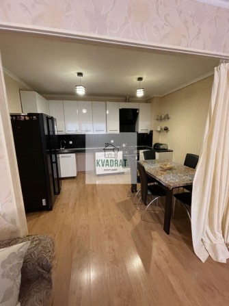 Продам 2-х кімнатну квартиру в Новій Будові-1 з меблями та технікою - фото 1
