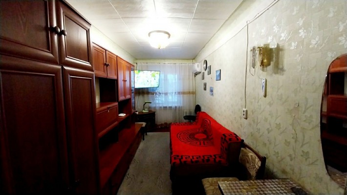 Продам отличную  двухкомнатную гостинку возле метро Армейская 3 мин.! - фото 1