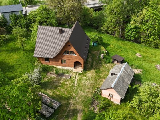 Триповерховий мансардний будинок в Яремче 240 м² Яремче