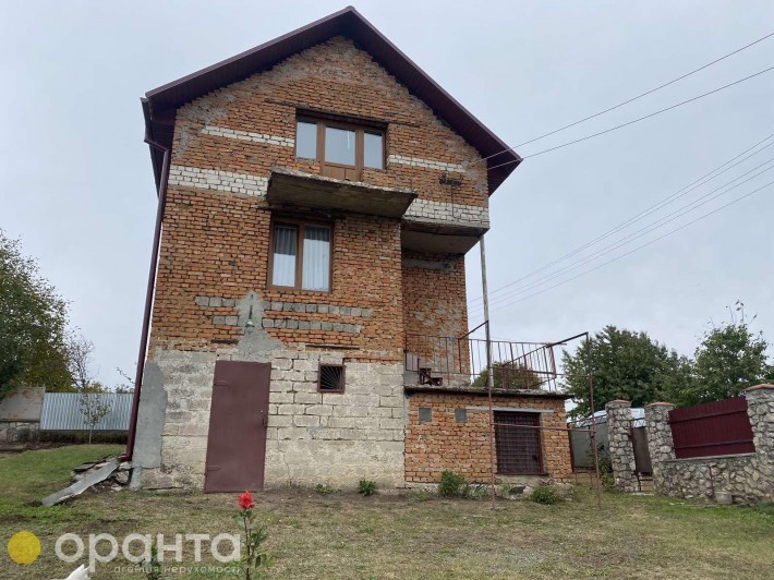 Продається будинок з ділянкою 13 сотих,  відстань до Тернополя 10 км. - фото 1