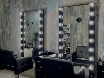 Здаємо  в оренду робоче місце для перукаря та майстра манікюру Мукачево