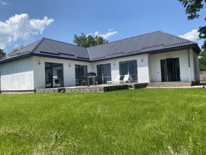 Сдается посуточно в аренду новый дом в  городе Славянске