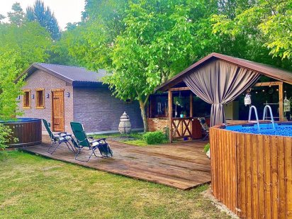 Будинок подобово,лазня-баня,чан-купіль,басейн,альтанка,навколо ліс