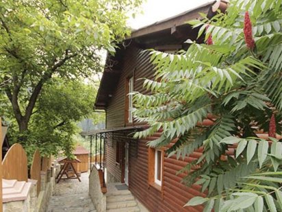 Садиба та чан «На Пагорбі» Яремче