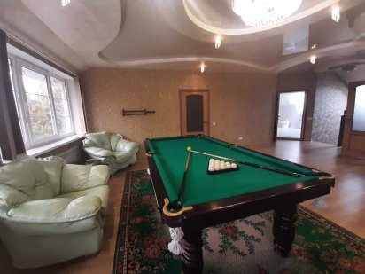 Дом посуточно 280 кв. Сауна, бассейн, бильярд, генератор. Київ