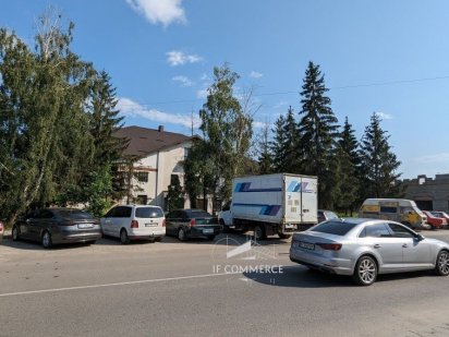 Окрема будівля площею 3000 м2 поруч з густонаселеними районами Івано-Франківськ