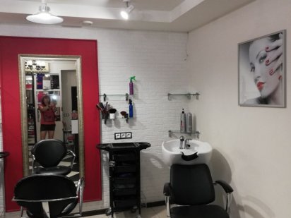 Аренда кресла парикмахера та майстра манікюру/педикюру