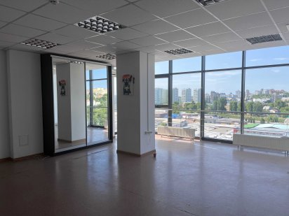 Здається в оренду офісна площа в новому корпусі Будинка торгівлі Харьков