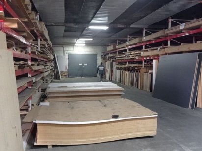 Оренда Склад 200 метров центр города . 380 , вода . Высота 4 метра .