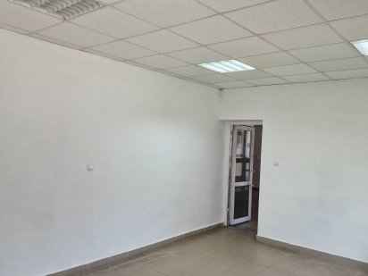 Комерційне  приміщення під офісний центр  2 кабінети,  вхід  з вулиці. Львів