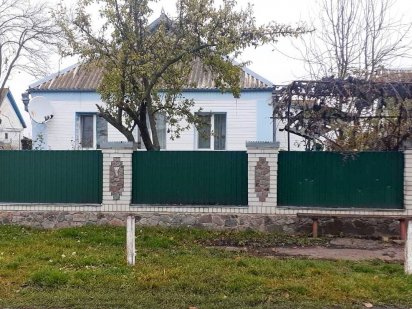 Кирпичный дом со всеми коммуникациями в Тарасовке.