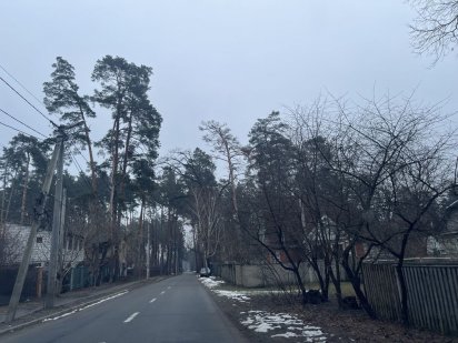 Малиновського 16 соток фасад 30 метрів