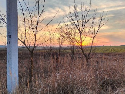 Ділянка під забудову правильної форми в хорошому місці.