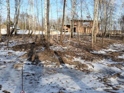 Ділянка під комерцію в хорошому преспективному місці.