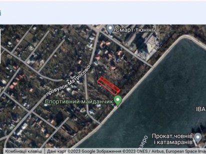 Продам дві земельні ділянки біля центр міського озера.Перша лінія! Івано-Франківськ