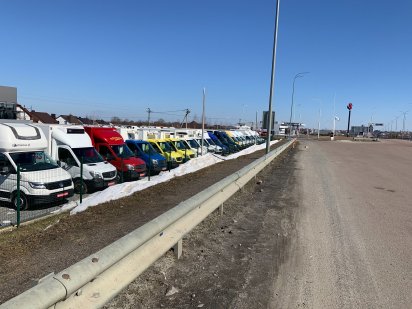 Продам земелю під комерцію 33 сот по київській трасі 5 км від Рівного Ровно