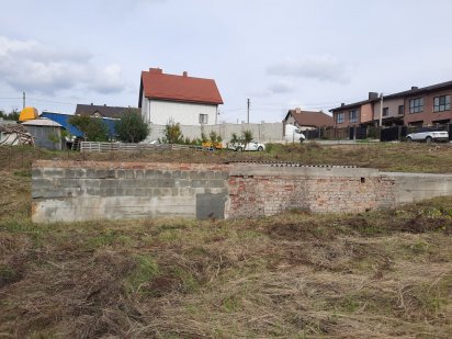 Земельна ділянка з фундаментом Рівне
