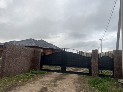 Ділянка в закритому сучасному масиві всього на 12 будинків! Ровно