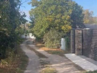 Киев.Дарницкий рн,Осокорки.6.5 соток возле метро Славутич ,600 метров Київ