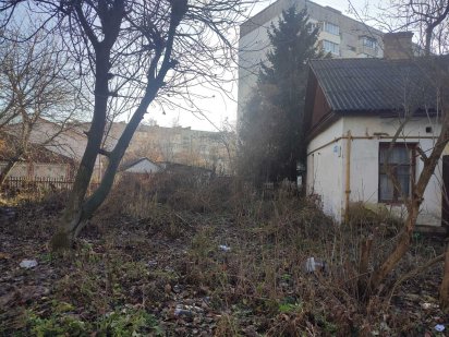 Продам ділянку в центрі з нерухомістю під реконструкцію Житомир