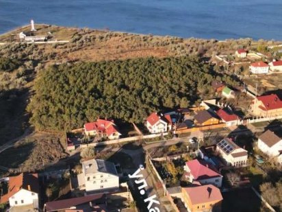 Николаев, 10 соток, с широким фасадом, у реки и леса Миколаїв