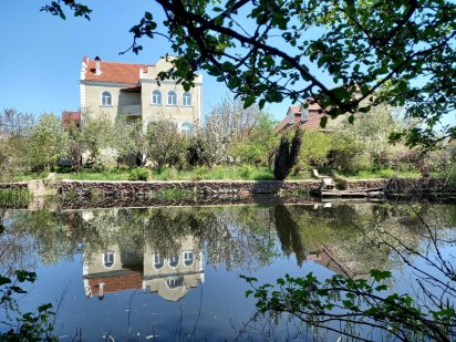 Два участка,  на них 2 дома Киев