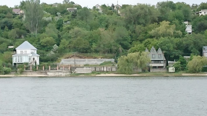 земельный участок на берегу реки в Николаеве - фото 1