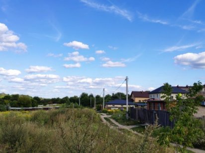 Киев. 50 соток рядом с музеем Пирогово. Красиво, тихо, зелено! Киев