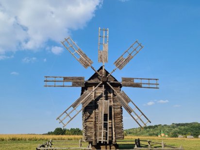 Продаж ділянки 10 соток в Пирогово, Лауреатська, Голосіївський, Київ Киев