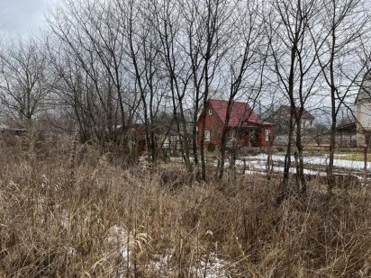 Участок 12 соток, выходит на 2 улицы Киев