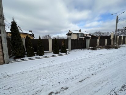 Продам ділянку  10соток в закритому містечку Жуляни(Солом’янський рн) Киев