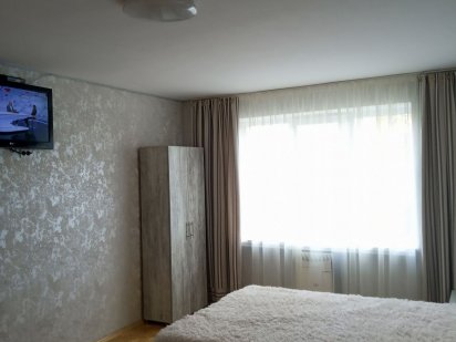 Квартира 1-2 кімнатна на впротів термального басейну .Закарраття Берегове