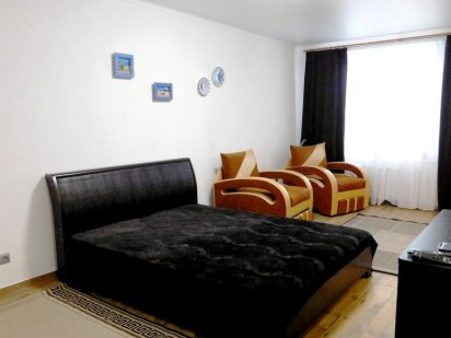 подобово нова квартира в центрі міста,поруч військової частини. Кам'янець-Подільський