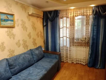 16 бол,44 квар.Покровский район .Посуточно.Понедел. Кривой Рог