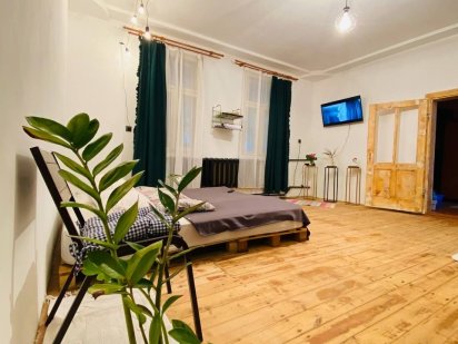 Вільна квартира !!! Оренда житла зручне місце розташування. Ужгород