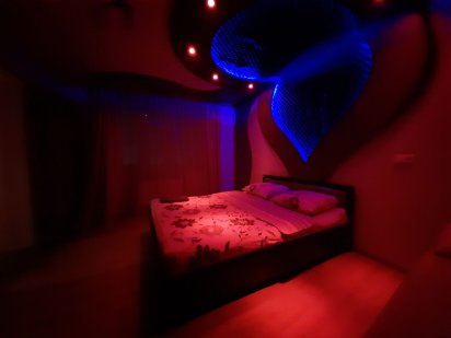 Подобова кв. 2 окремі кімнати в центрі Ужгород